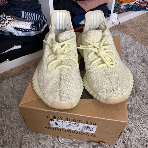 Yeezy 350 V2 butter butters size 5 - Picture 2 of 8